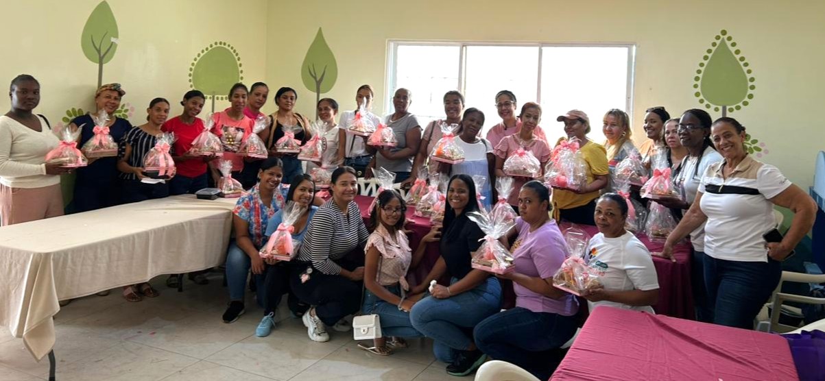 PROMIPYME impulsa emprendimiento femenino con taller  "Decoración de Bandejas"